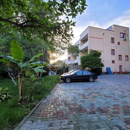 Hotel Ceka Драч Екстериор снимка