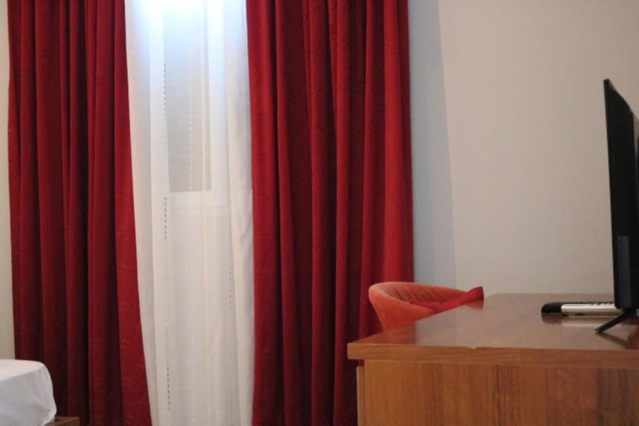 Hotel Ceka Драч Екстериор снимка