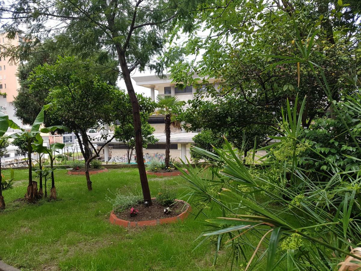 Hotel Ceka Драч Екстериор снимка
